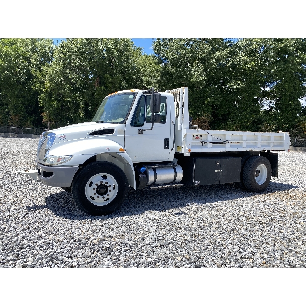 2018 INTERNATIONAL 4300 Dump Truck