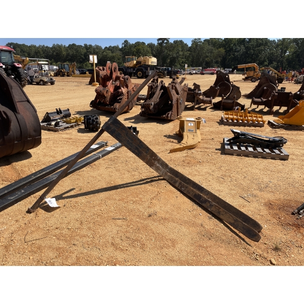 FORKLIFT SET  Loader Attachments