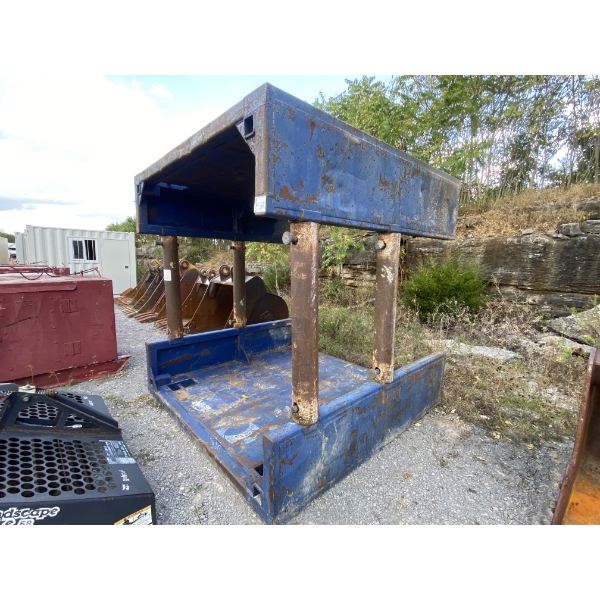 2015 CREDA 8' X 8' MANHOLE BOX