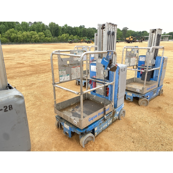 2014 GENIE GR-20 Aerial Work Platform