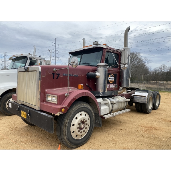 1996 WESTERN STAR 4964F Day Cab Truck