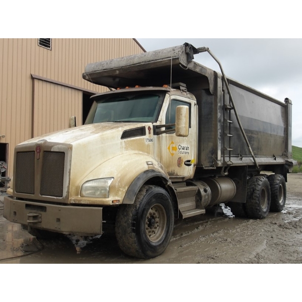 2020 KENWORTH T880 Dump Truck