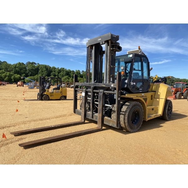 2010 CAT P33000 Forklift - Mast