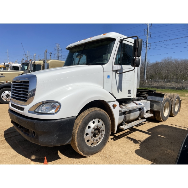 2006 FREIGHTLINER COLUMBIA Day Cab Truck