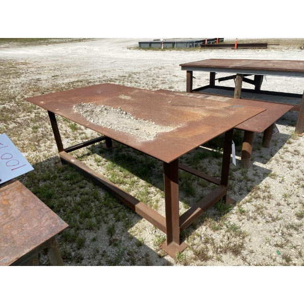 4' X 8' METAL TABLE