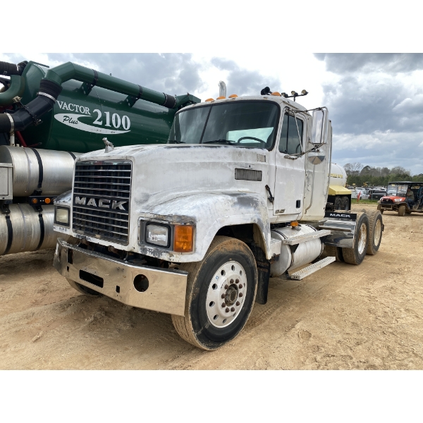 1995 MACK CH613 Day Cab Truck