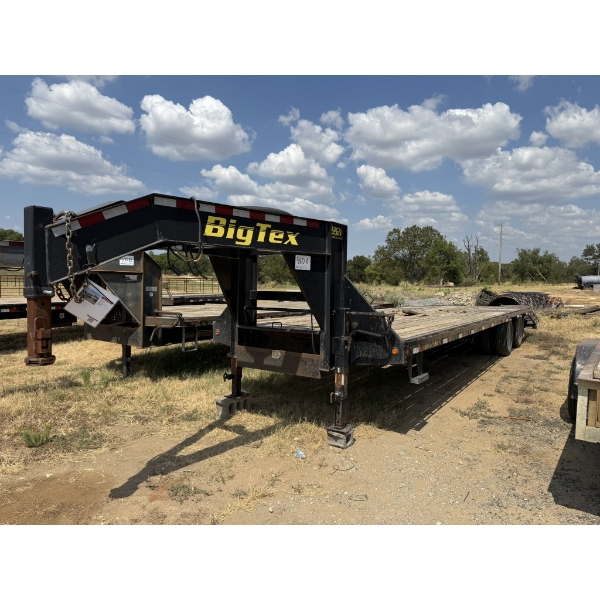 2014 BIG TEX 22GN Gooseneck Trailer