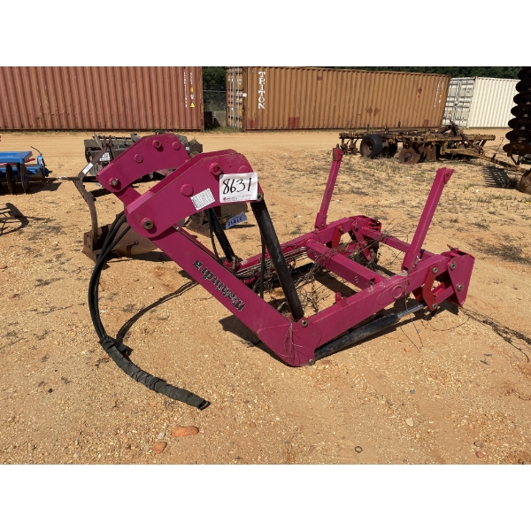 MAHINDRA TRACTOR FRONT END LOADER FRAME