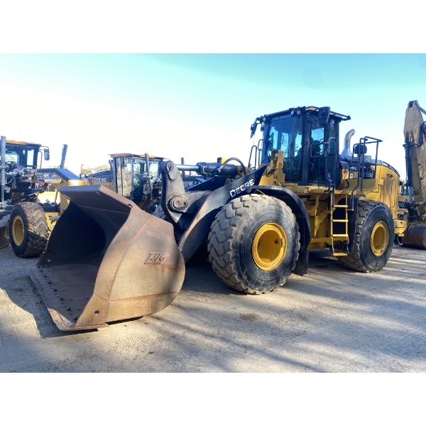2020 JOHN DEERE 744L Wheel Loader
