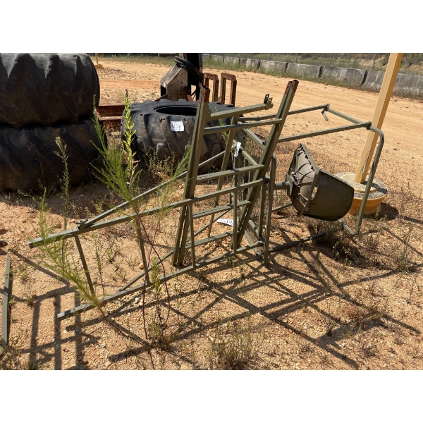 LADDER DEER STAND SINGLE SEAT, APPROX 12'