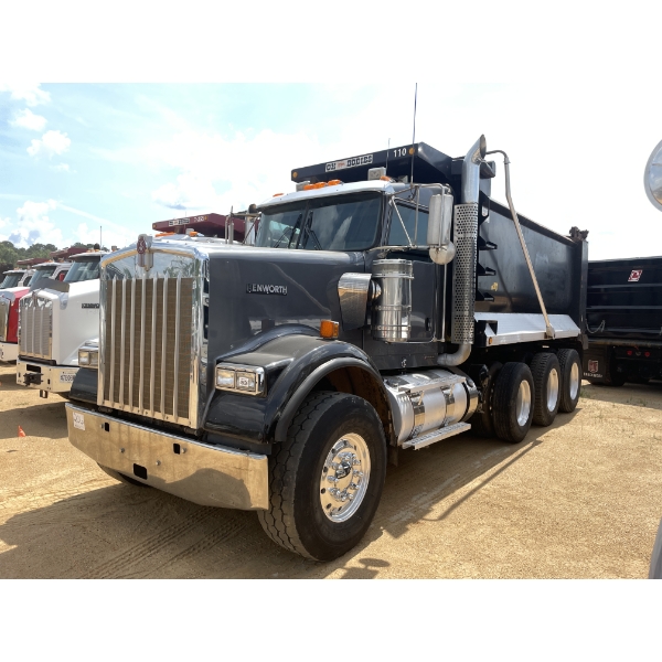 2017 KENWORTH W900 Dump Truck