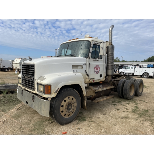 2003 MACK CHU613 Day Cab Truck