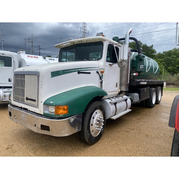 1996 INTERNATIONAL 9200i Sewer Rodder Truck