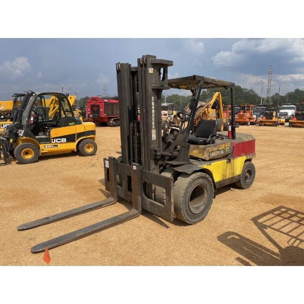 CAT DP50 Forklift - Mast