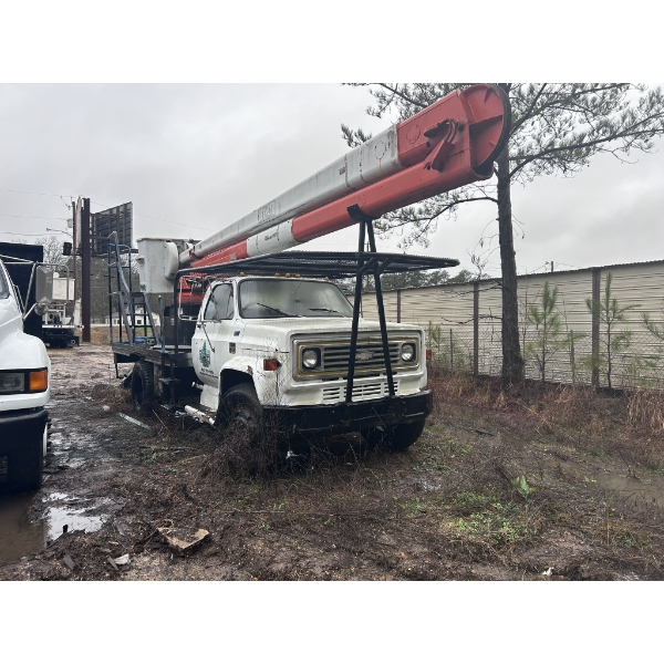 CHEVROLET C60 Bucket Truck