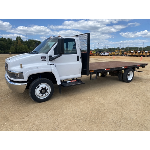 2004 GMC C5500 Flatbed Truck