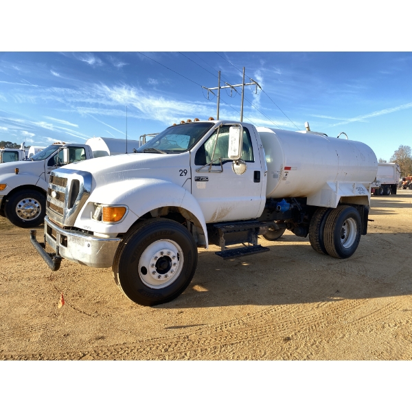 2006 FORD F750 XL Water Truck