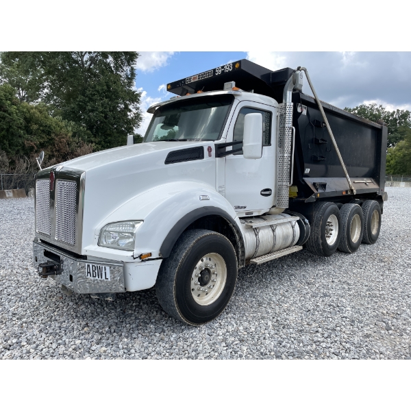 2017 KENWORTH T880 Dump Truck