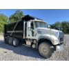 Image 4 : 2011 MACK GU713 Dump Truck