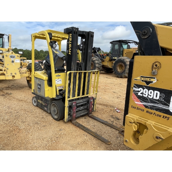 HYSTER E50XN-27 Forklift - Mast