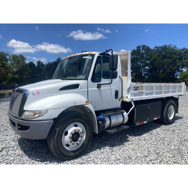2018 INTERNATIONAL 4300 Dump Truck