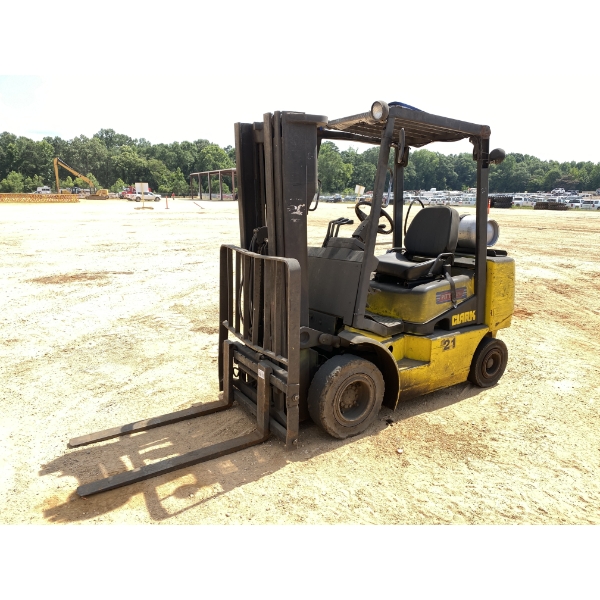 CLARK  Forklift - Mast