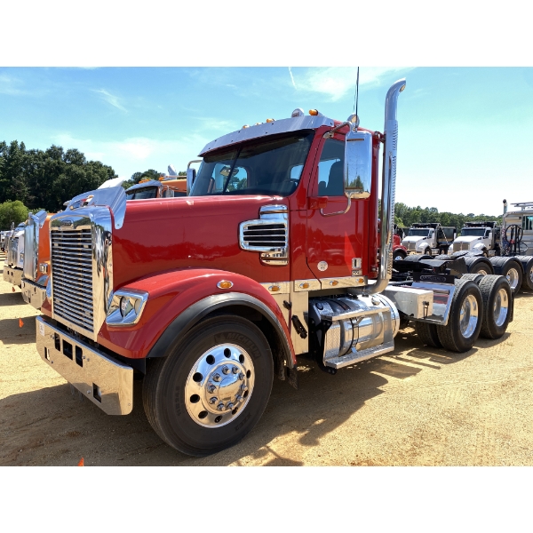 2018 FREIGHTLINER CORONADO 122SD Day Cab Truck