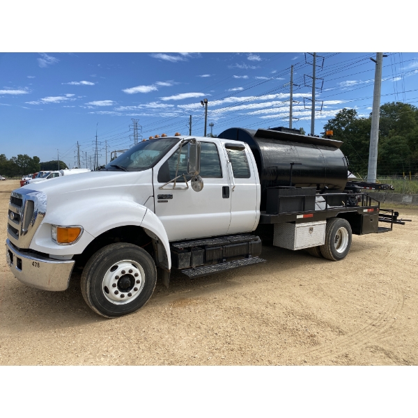 2004 FORD F650 SEAL COATING