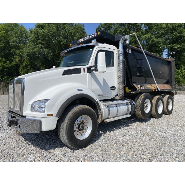 2017 KENWORTH T880 Dump Truck
