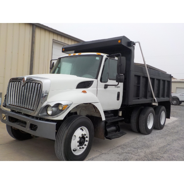 2014 INTERNATIONAL WORKSTAR 7400 Dump Truck
