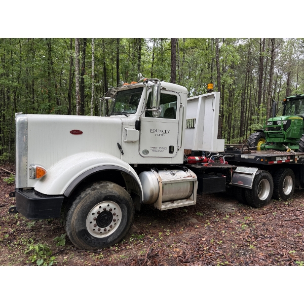 2010 PETERBILT 367 Day Cab Truck