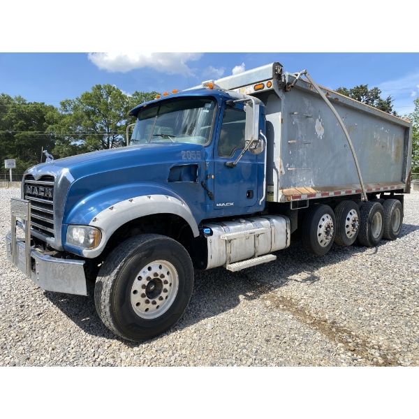 2014 MACK GU713 Dump Truck