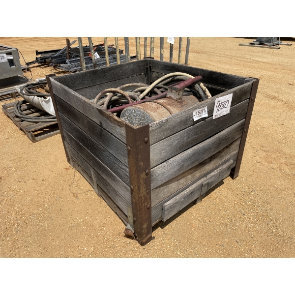 BOX OF HOSES & OTHER MISC ITEMS