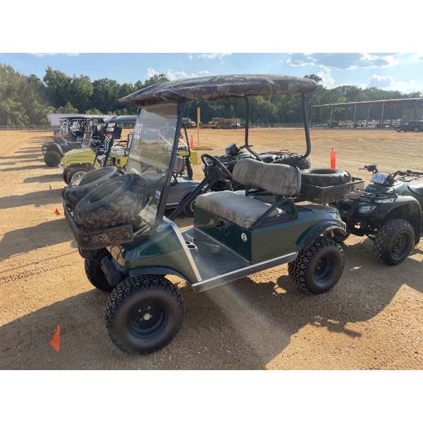 CLUB CAR  Golf Cart
