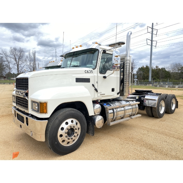 2024 MACK PI64T Day Cab Truck