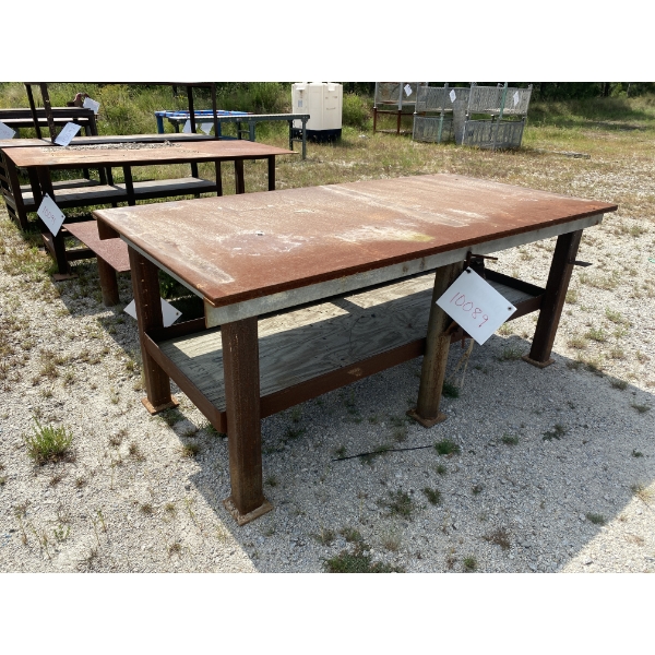 4' X 8' METAL TABLE