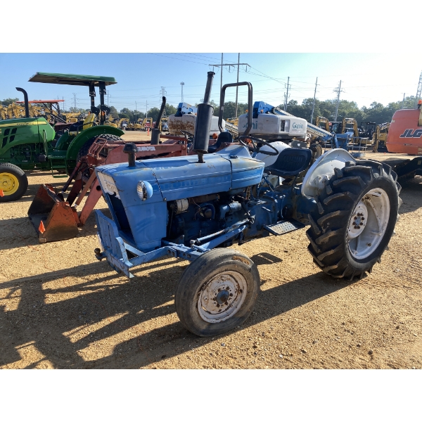 FORD 2000 Farm Tractor