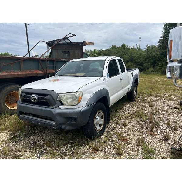 2014 TOYOTA TACOMA Pickup Truck