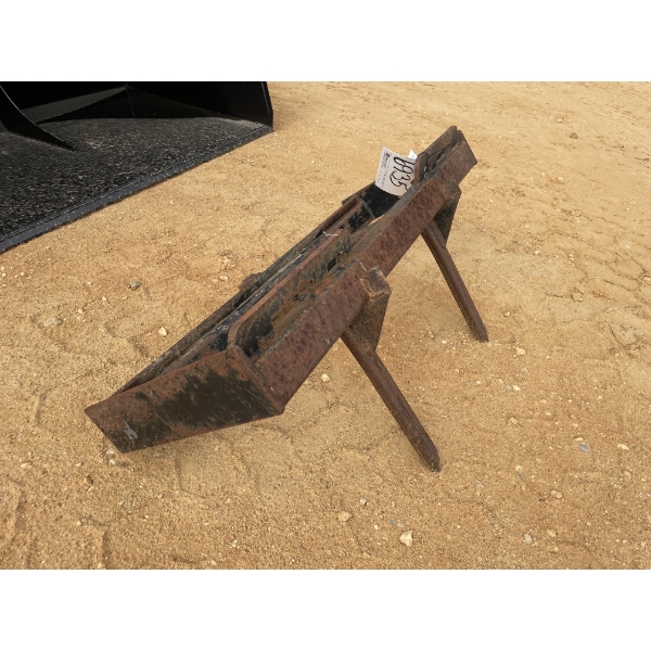 HAY SPEAR, fits skid steer loader