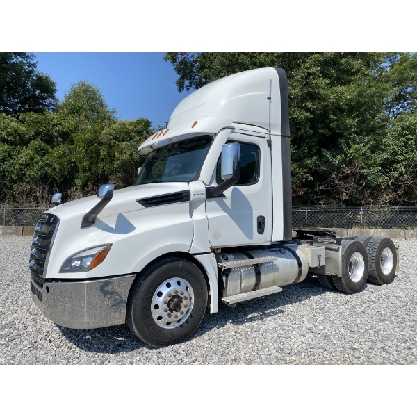 2020 FREIGHTLINER CASCADIA Day Cab Truck