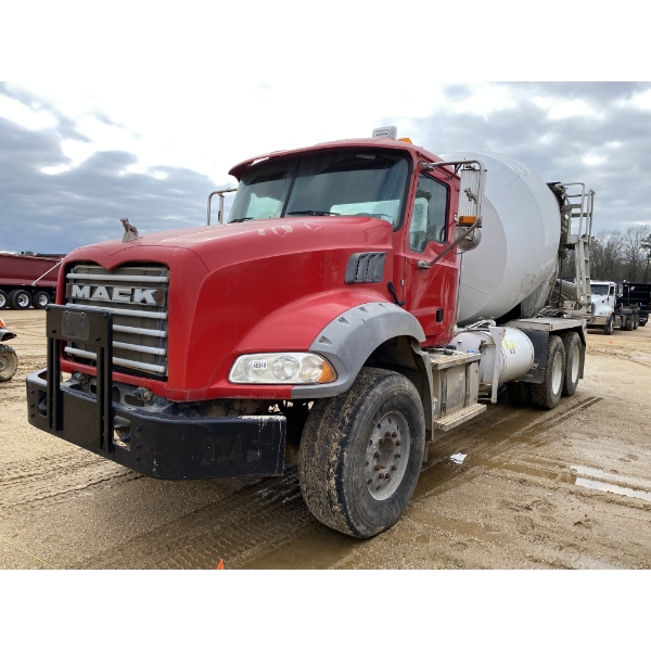 2017 MACK GU813 Concrete Mixer / Pump Truck