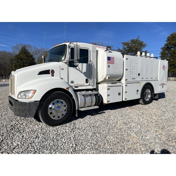 2014 KENWORTH T370 Fuel / Lube Truck