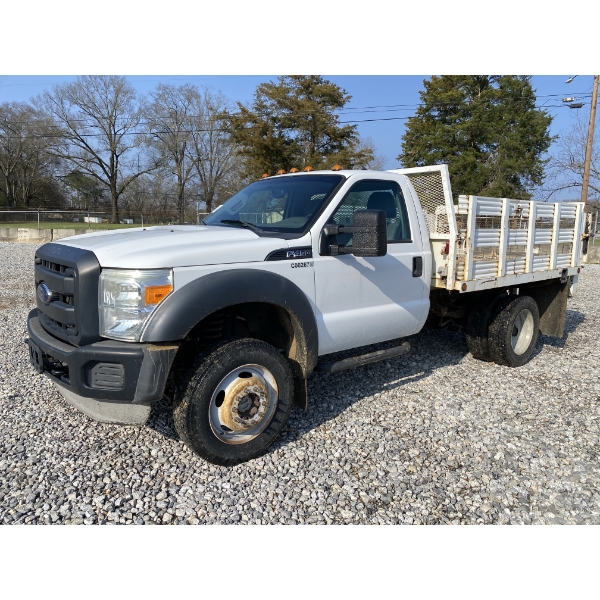 2013 FORD F450 XL Flatbed Truck
