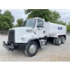 Image 1 : 2016 FREIGHTLINER 108SD Water Truck