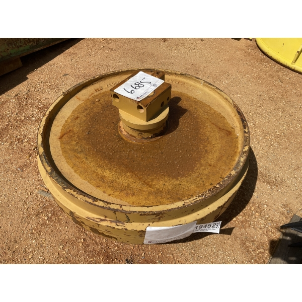 CAT D9 IDLER