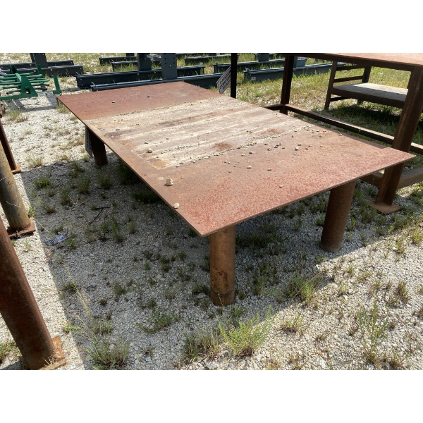 4' X 8' METAL TABLE