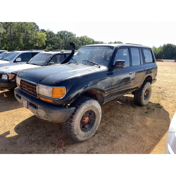 1996 TOYOTA LAND CRUISER SUV