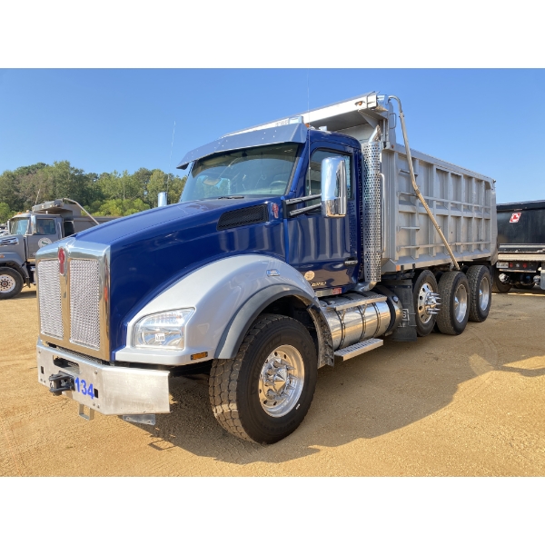 2020 KENWORTH T880 Dump Truck