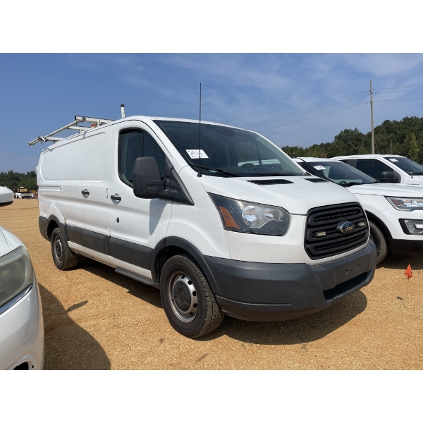 2017 FORD  Cargo Van