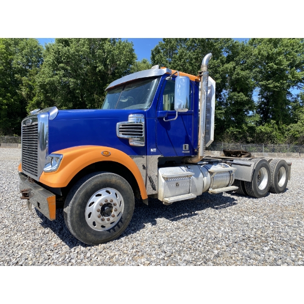 2011 FREIGHTLINER CORONADO SD Day Cab Truck